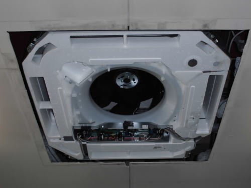 �������i�H��j�̃G�A�R���C�U�{�H���ʐ^